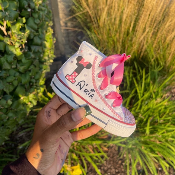 Kids Minnie Mouse Birthday Converse - Picture 4 of 10